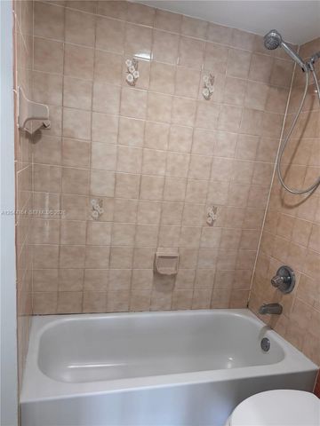 1820 W 53rd Street 517, Hialeah, FL 33012
