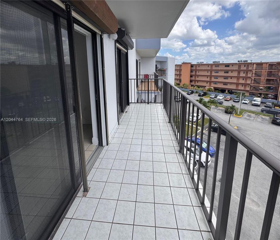 1820 W 53rd Street 517, Hialeah, FL 33012