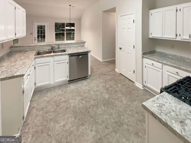 46 Timber Walk Drive, Sharpsburg, GA 30277