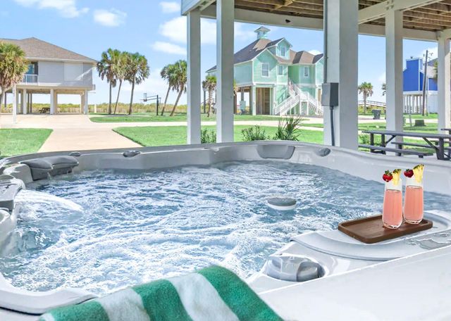18306 E De Vaca, Galveston, TX 77554
