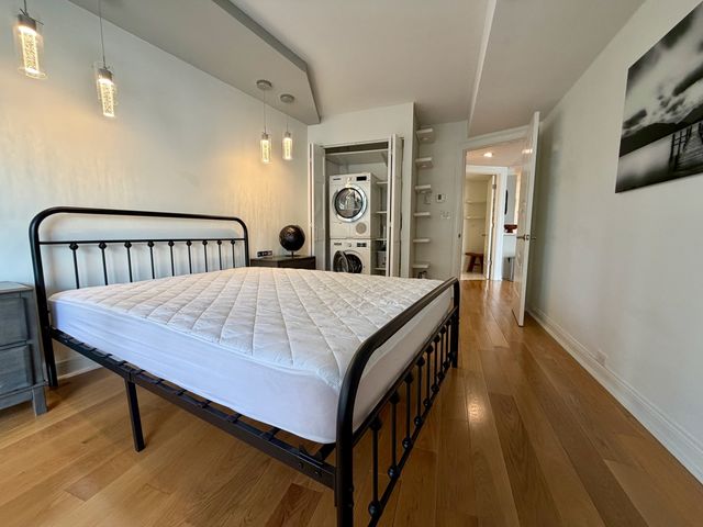 300 N STATE Street 2807, Chicago, IL 60654