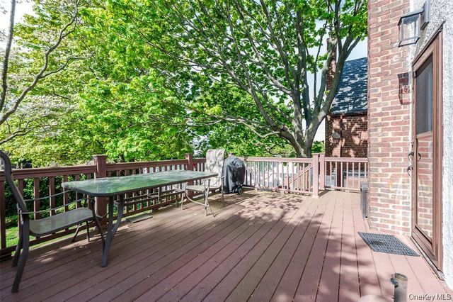 32 E Atlantic Avenue, Oceanside, NY 11572
