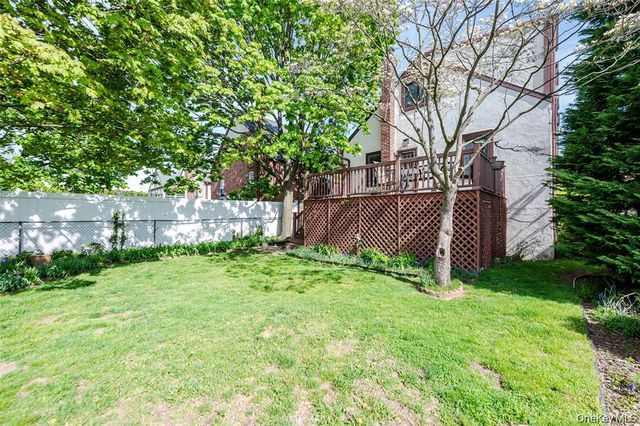 32 E Atlantic Avenue, Oceanside, NY 11572