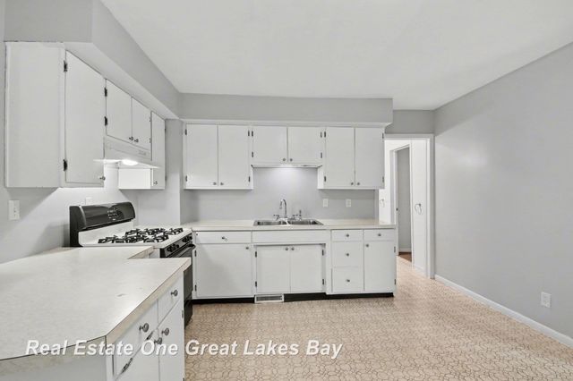 2750 E Deckerville Road, Ellington Twp, MI 48723