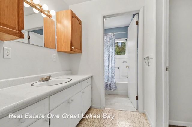 2750 E Deckerville Road, Ellington Twp, MI 48723