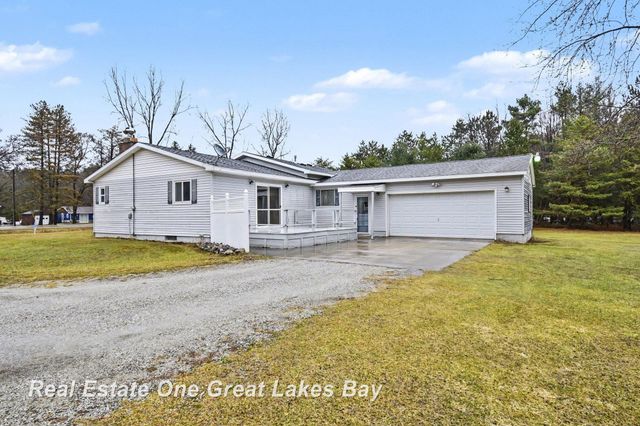 2750 E Deckerville Road, Ellington Twp, MI 48723