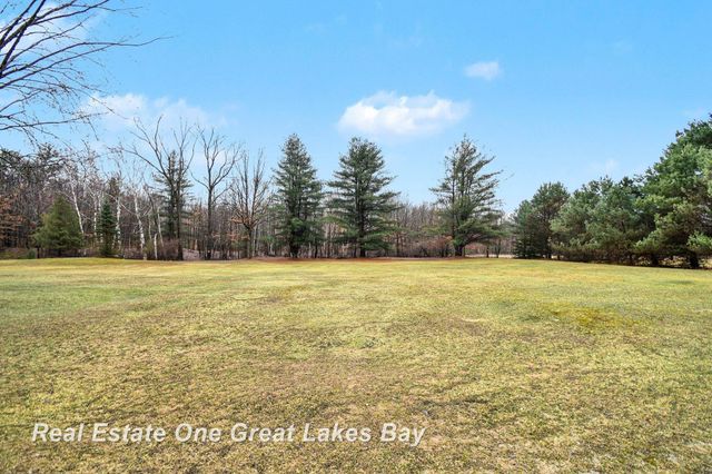 2750 E Deckerville Road, Ellington Twp, MI 48723