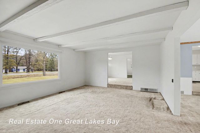 2750 E Deckerville Road, Ellington Twp, MI 48723