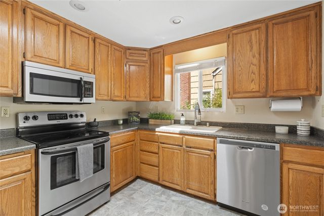 6117 S G Street, Tacoma, WA 98408