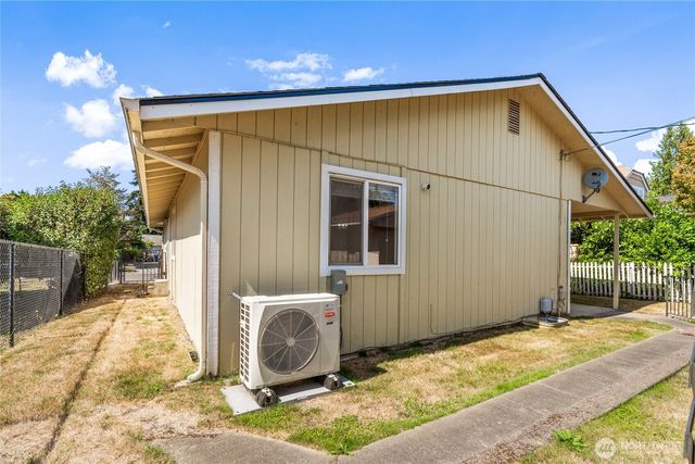 6117 S G Street, Tacoma, WA 98408