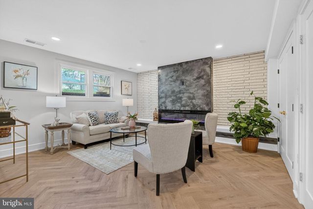 1911 S KENMORE ST, Arlington, VA 22204