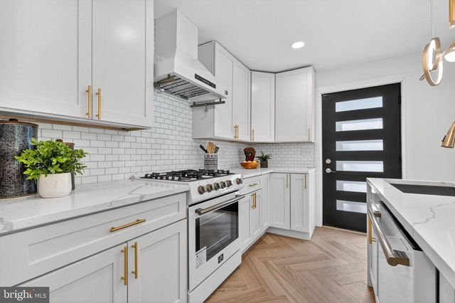 1911 S KENMORE ST, Arlington, VA 22204