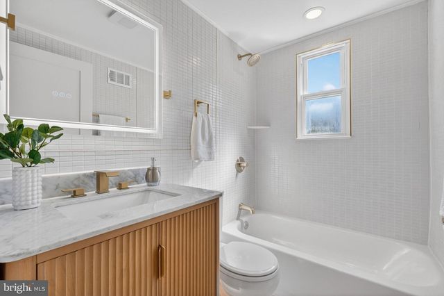 1911 S KENMORE ST, Arlington, VA 22204