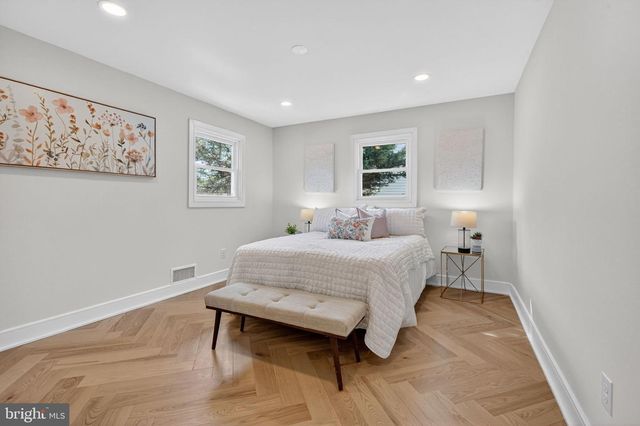 1911 S KENMORE ST, Arlington, VA 22204