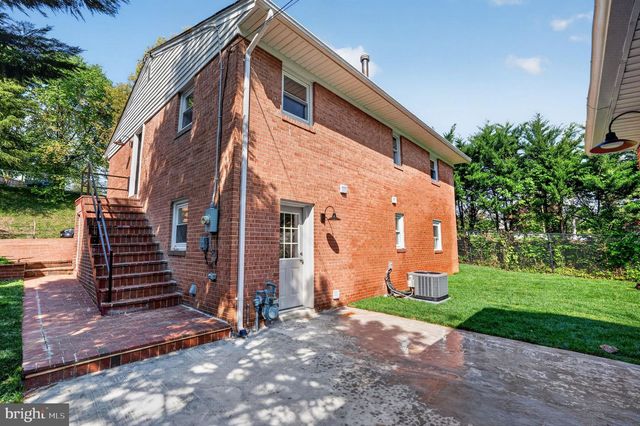 1911 S KENMORE ST, Arlington, VA 22204