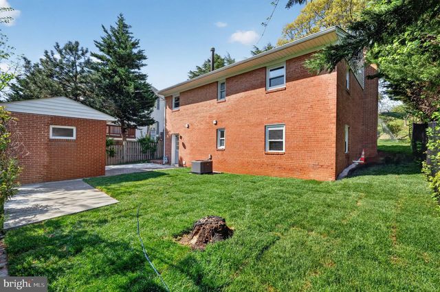 1911 S KENMORE ST, Arlington, VA 22204