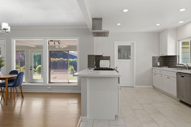 1176 W Mendocino Ave, Stockton, CA 95204