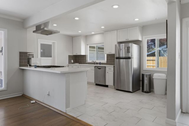 1176 W Mendocino Ave, Stockton, CA 95204