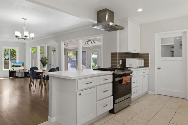 1176 W Mendocino Ave, Stockton, CA 95204