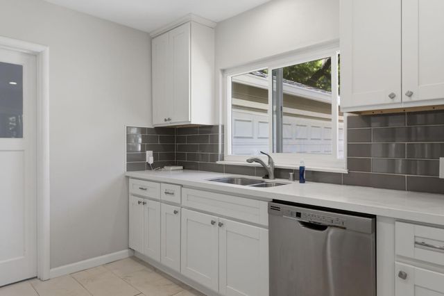 1176 W Mendocino Ave, Stockton, CA 95204