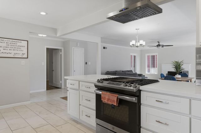 1176 W Mendocino Ave, Stockton, CA 95204
