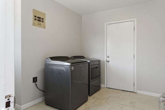 1176 W Mendocino Ave, Stockton, CA 95204