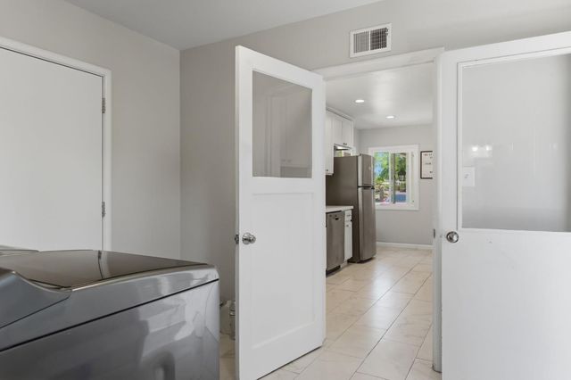 1176 W Mendocino Ave, Stockton, CA 95204