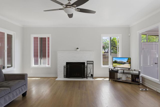 1176 W Mendocino Ave, Stockton, CA 95204
