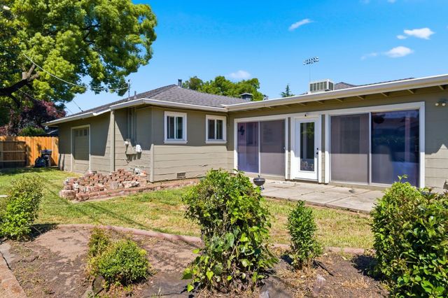 1176 W Mendocino Ave, Stockton, CA 95204