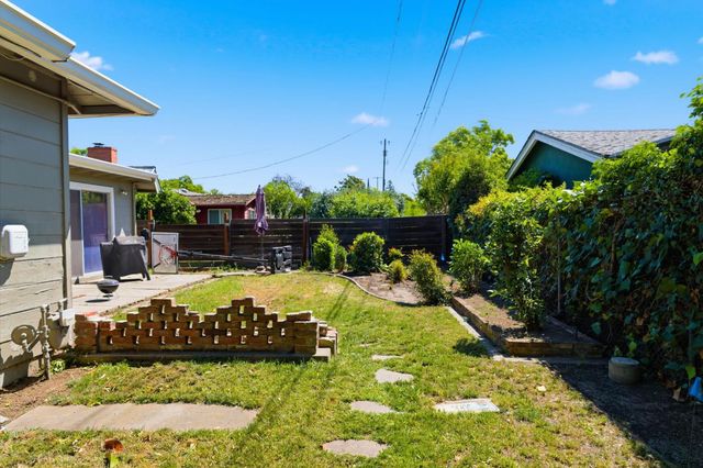 1176 W Mendocino Ave, Stockton, CA 95204