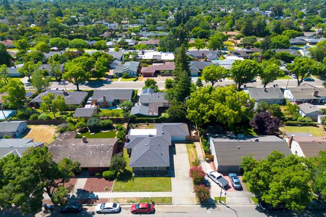 1176 W Mendocino Ave, Stockton, CA 95204