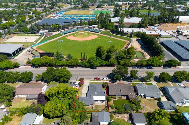 1176 W Mendocino Ave, Stockton, CA 95204