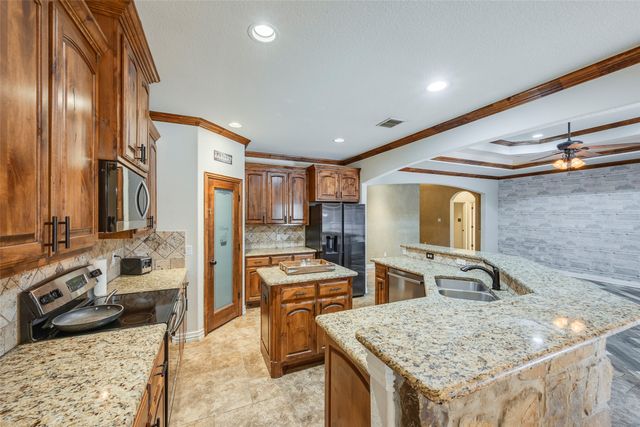 407 Miramar Circle, Weatherford, TX 76085