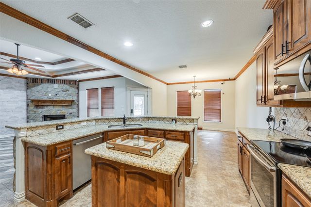 407 Miramar Circle, Weatherford, TX 76085