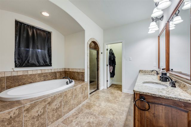 407 Miramar Circle, Weatherford, TX 76085