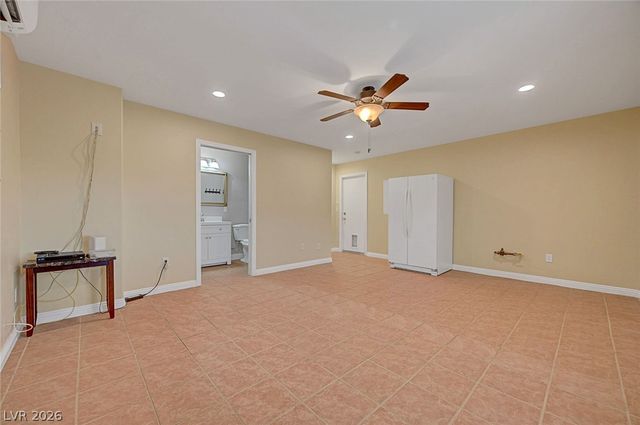 10008 Yellow Canary Avenue, Las Vegas, NV 89117