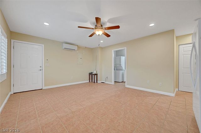 10008 Yellow Canary Avenue, Las Vegas, NV 89117