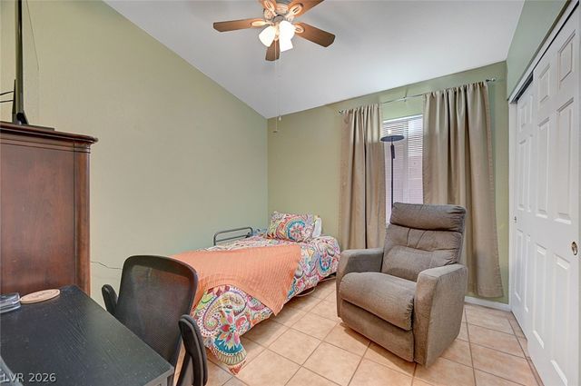 10008 Yellow Canary Avenue, Las Vegas, NV 89117