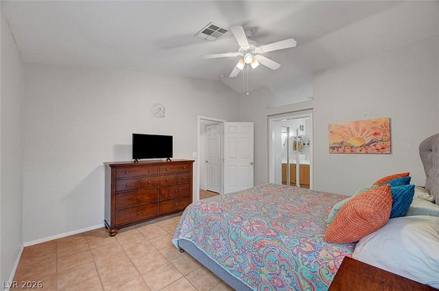 10008 Yellow Canary Avenue, Las Vegas, NV 89117