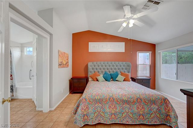 10008 Yellow Canary Avenue, Las Vegas, NV 89117