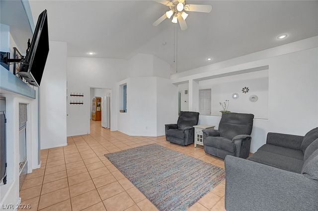 10008 Yellow Canary Avenue, Las Vegas, NV 89117