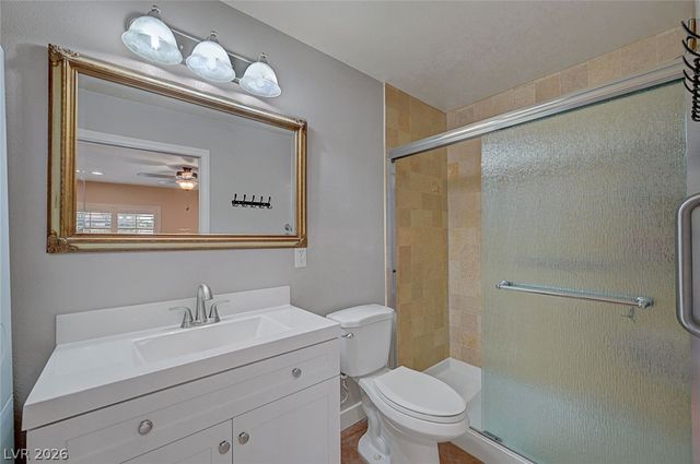 10008 Yellow Canary Avenue, Las Vegas, NV 89117