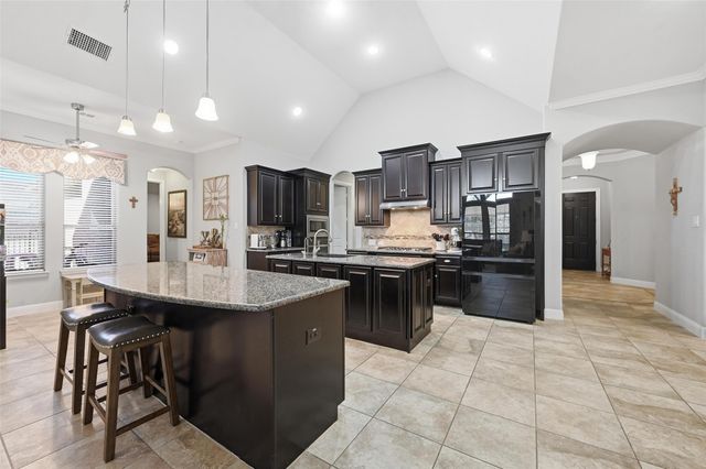 600 Fall Wood Trail, Fort Worth, TX 76131