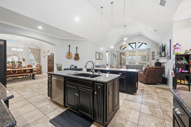 600 Fall Wood Trail, Fort Worth, TX 76131