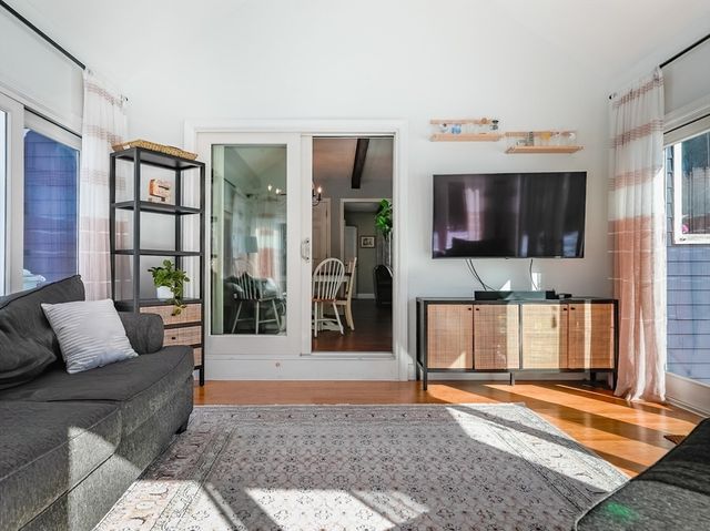 18 Haduk Dr, North Attleboro, MA 02760