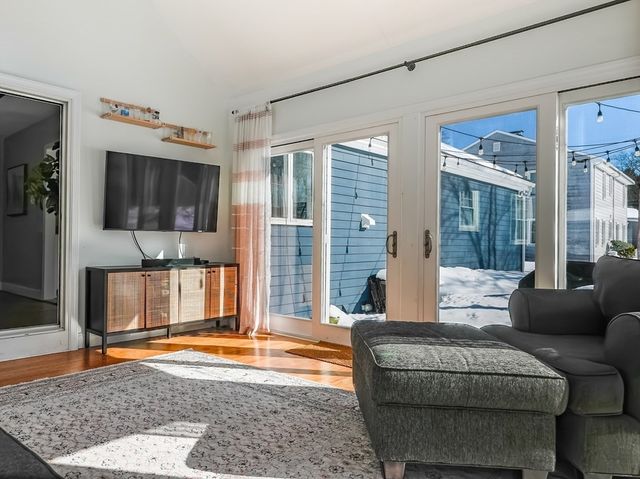 18 Haduk Dr, North Attleboro, MA 02760