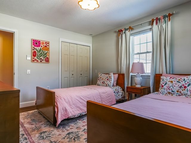 18 Haduk Dr, North Attleboro, MA 02760