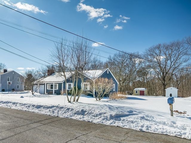 18 Haduk Dr, North Attleboro, MA 02760