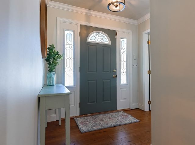 18 Haduk Dr, North Attleboro, MA 02760