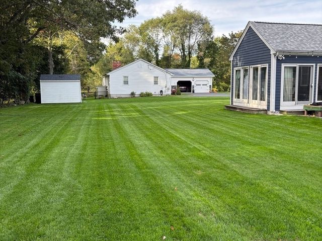 18 Haduk Dr, North Attleboro, MA 02760